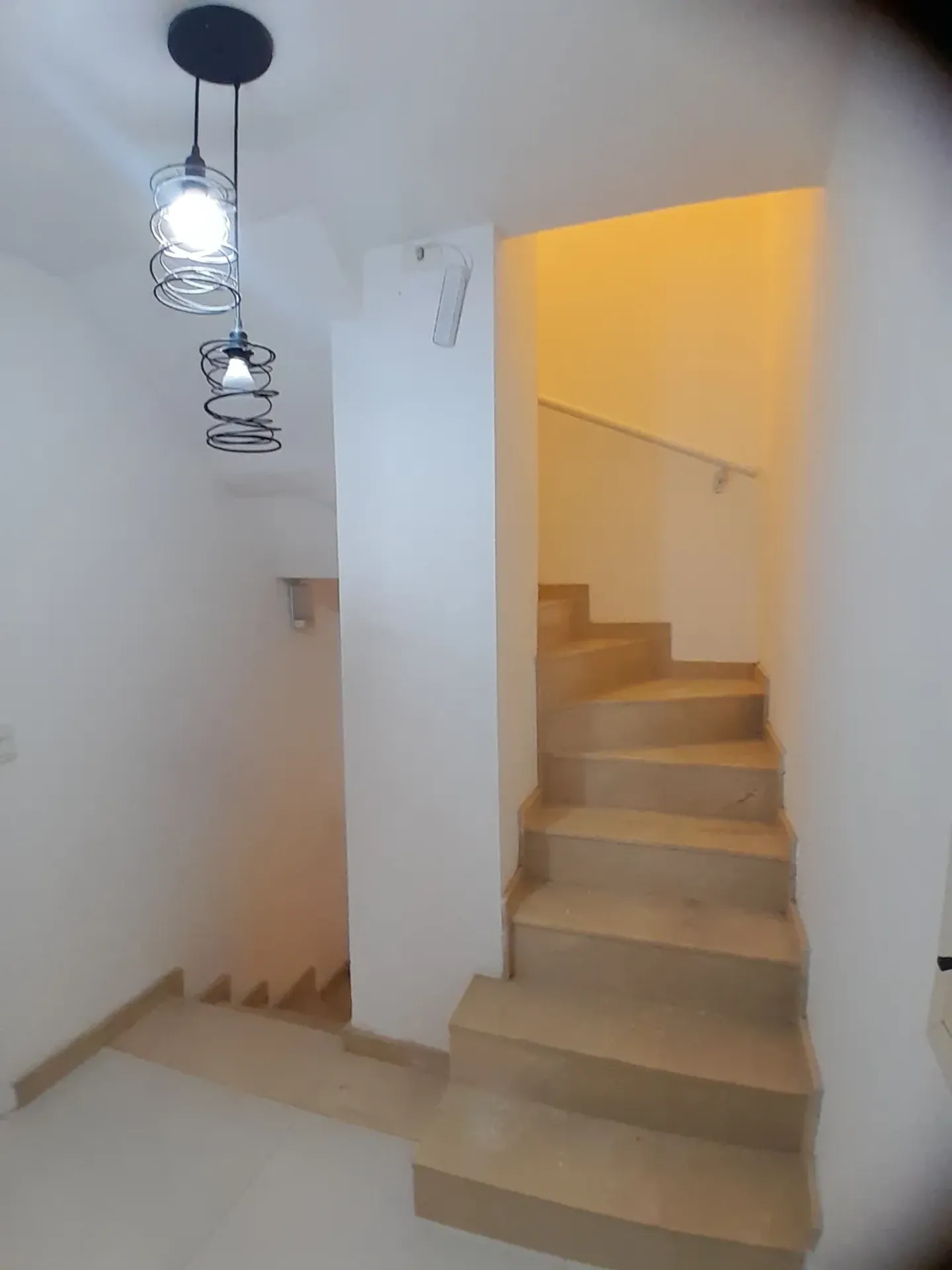 House with 4 en-suite bedrooms and 3 parking spots — photo 29