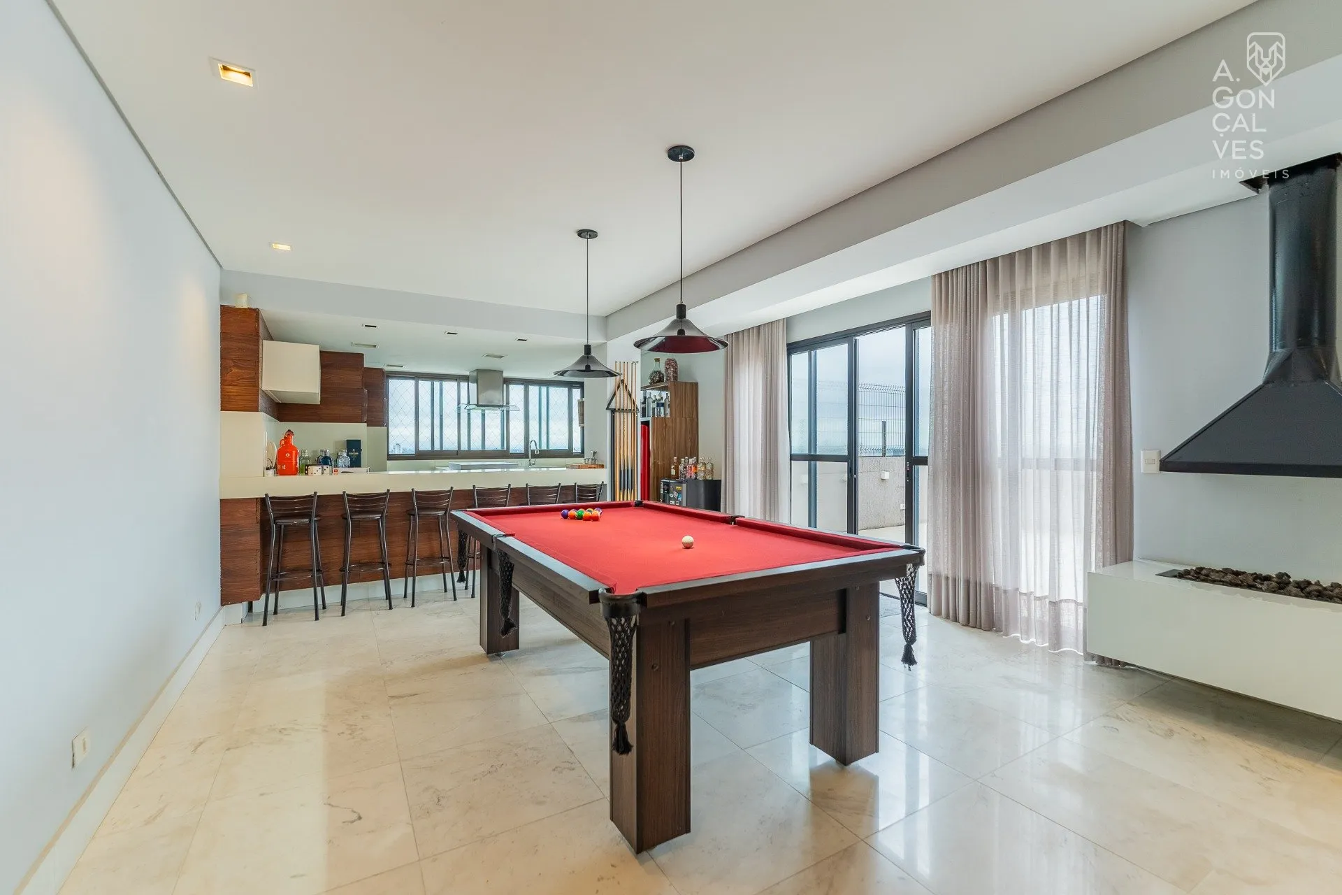 Furnished apartment with 4 bedrooms and 4 bathrooms — photo 26