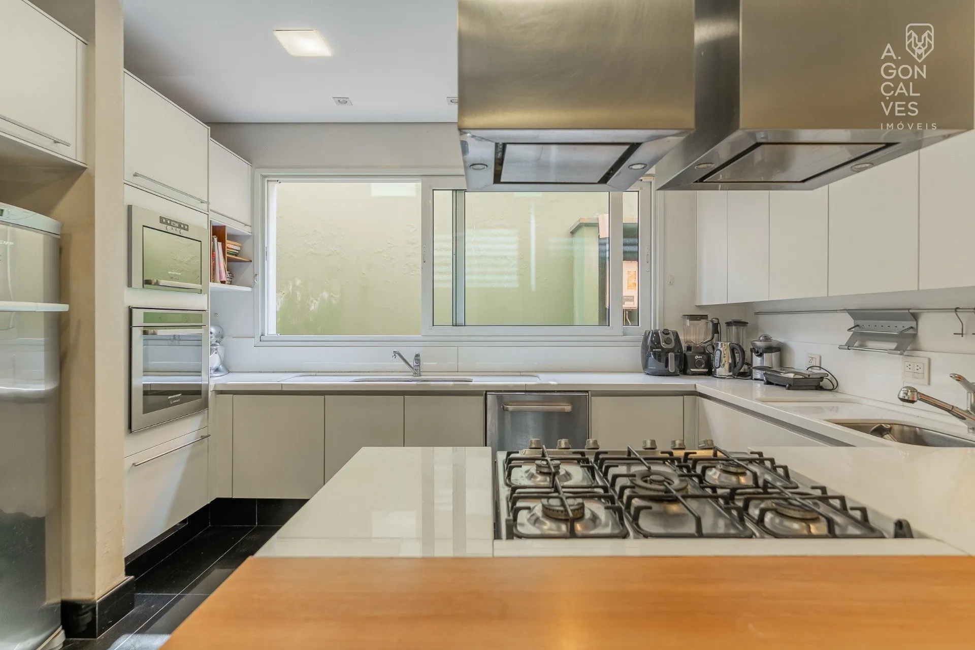 Furnished house with 5 bedrooms and 5 bathrooms — photo 12