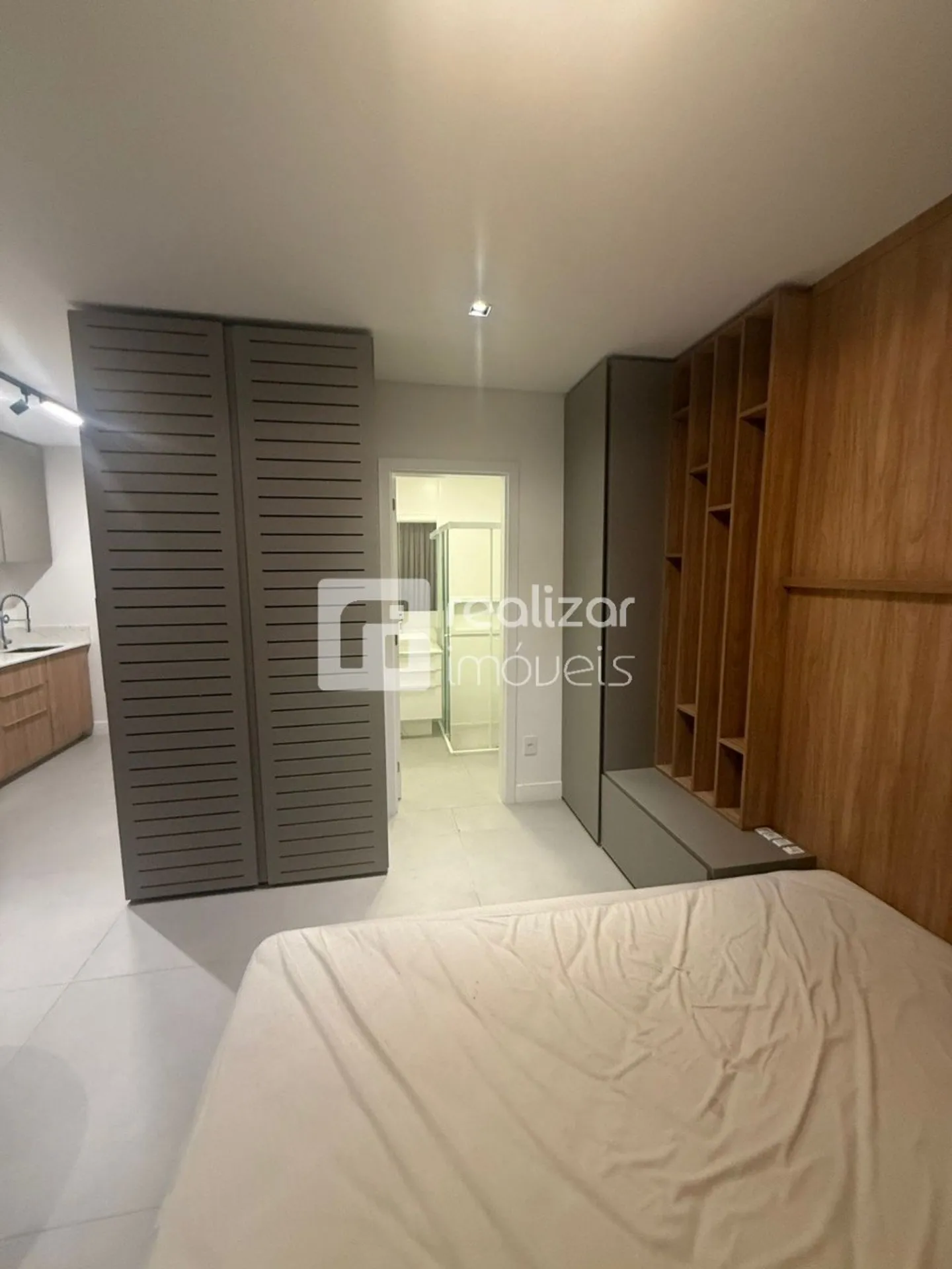 Furnished 32 m² studio with glass balcony and 1 parking spot — photo 9