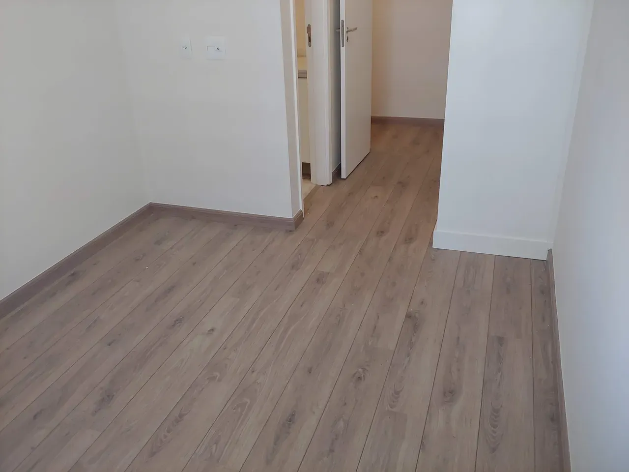 Apartment with 3 bedrooms, balcony and 2 parking spots — photo 36