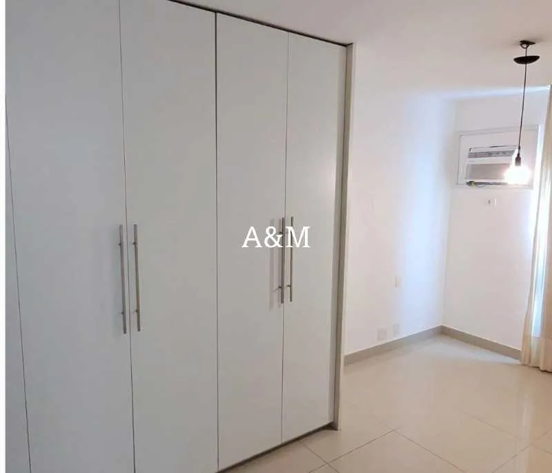 3-bedroom apartment with 4 bathrooms and a balcony — photo 10