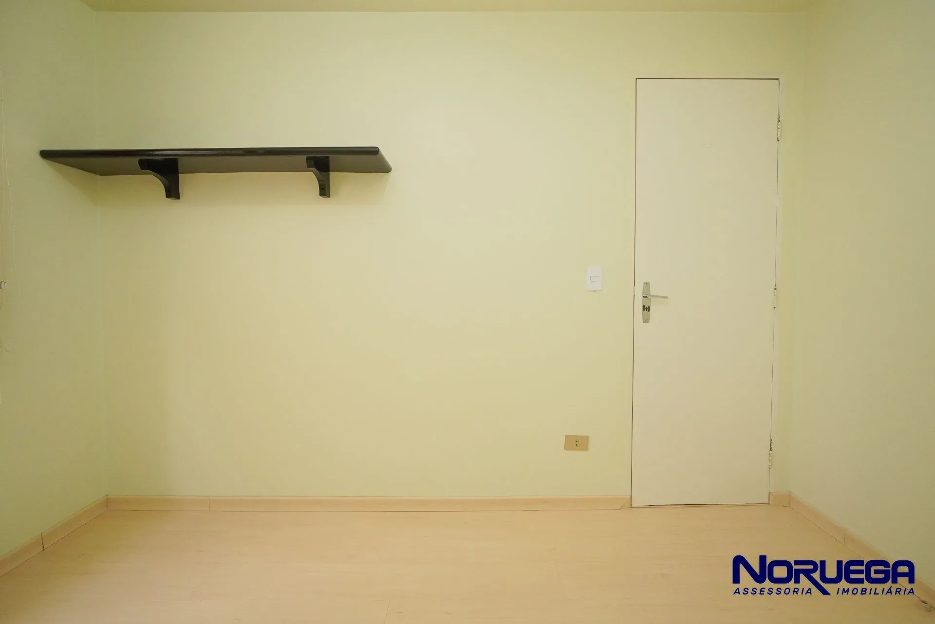 Apartment, 63 m², with wood or laminate floors — photo 11