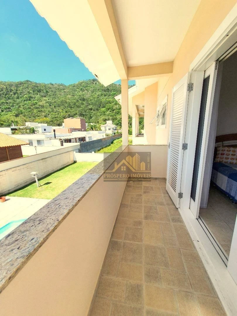 Casa de 5 dormitorios con balcón cerrado con vidrio — photo 19