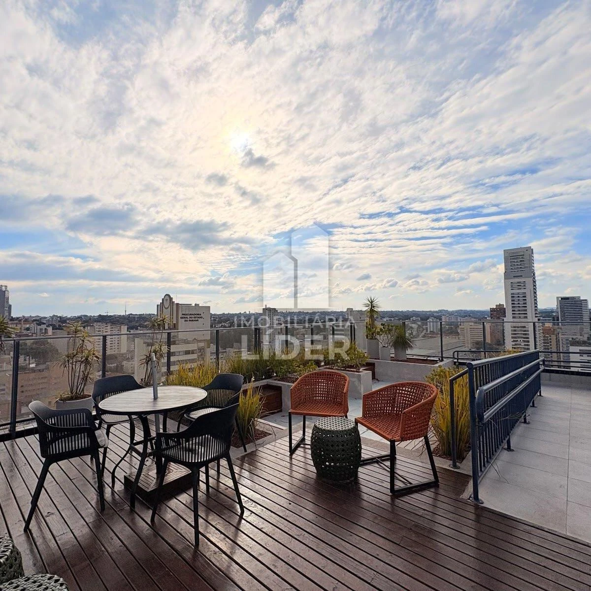 One-bedroom apartment in a building with a coworking space — photo 32