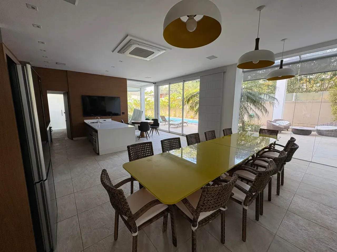 Unfurnished house with 5 bedrooms and open-plan kitchen — photo 2