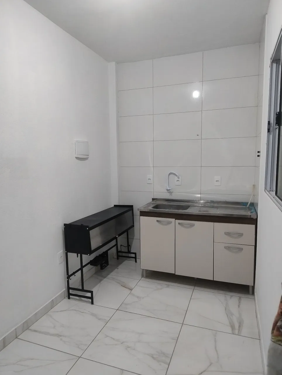 1-bedroom apartment with separate kitchen and parking — photo 2