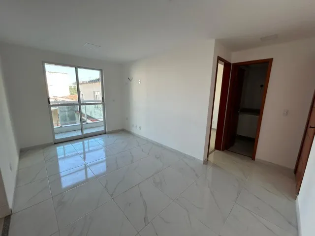 Unfurnished 1-bedroom apartment with open-plan kitchen — photo 17