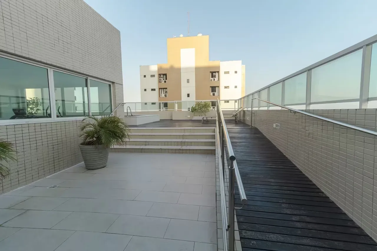 2-bedroom apartment with a washing machine in João Pessoa — photo 18