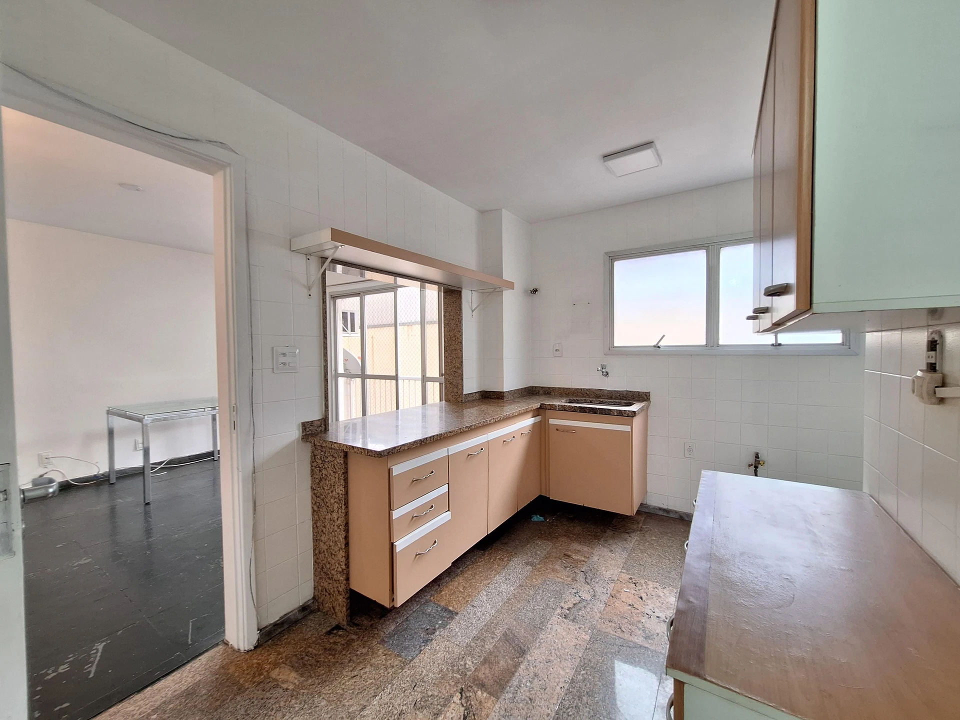 Apartamento de 75 m² com jacuzzi e varanda envidraçada — photo 10