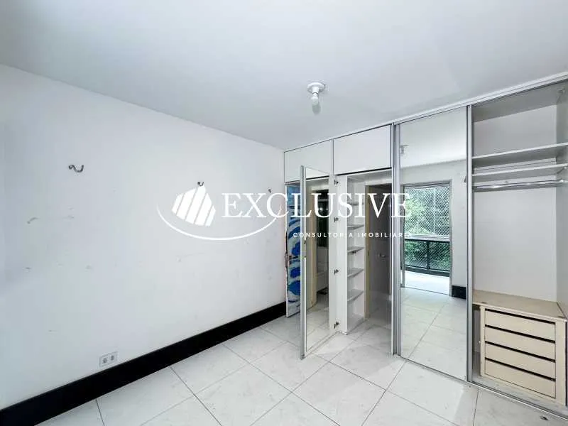 Residential apartment with 4 bedrooms and enclosed balcony — photo 5