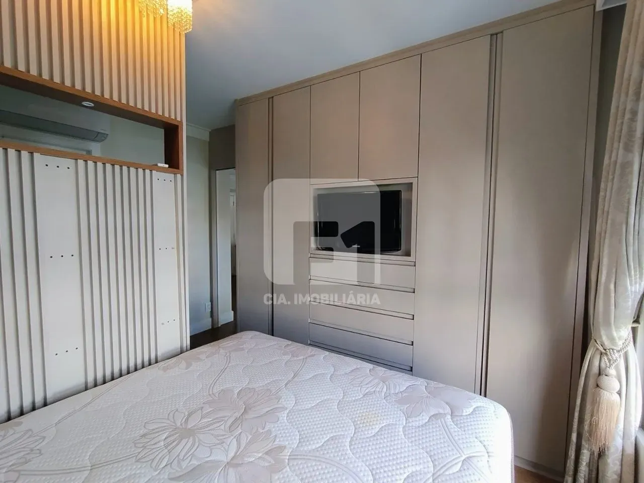 Furnished 52 m² studio with 1 bedroom and 2 baths — photo 4
