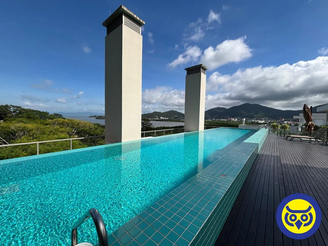 3-bedroom apartment with a water view — photo 28