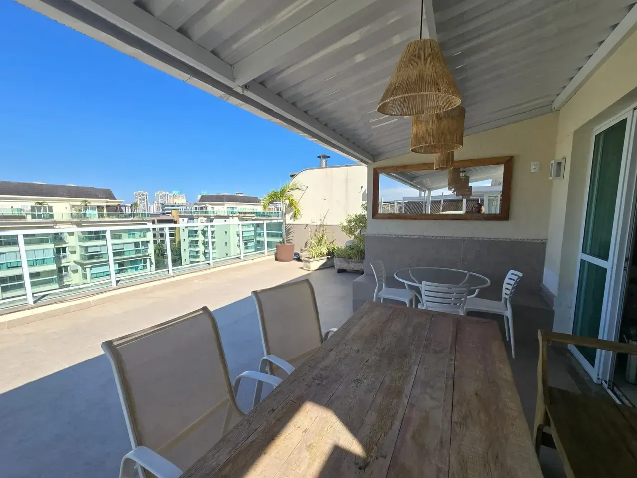 Furnished apartment with open-plan kitchen and terrace — photo 6