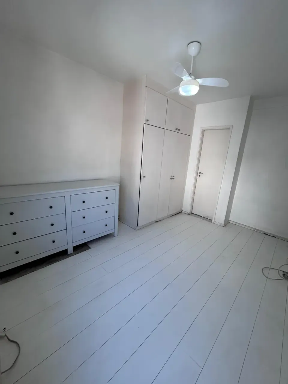 Apartment with a closed kitchen and gas stove — photo 13