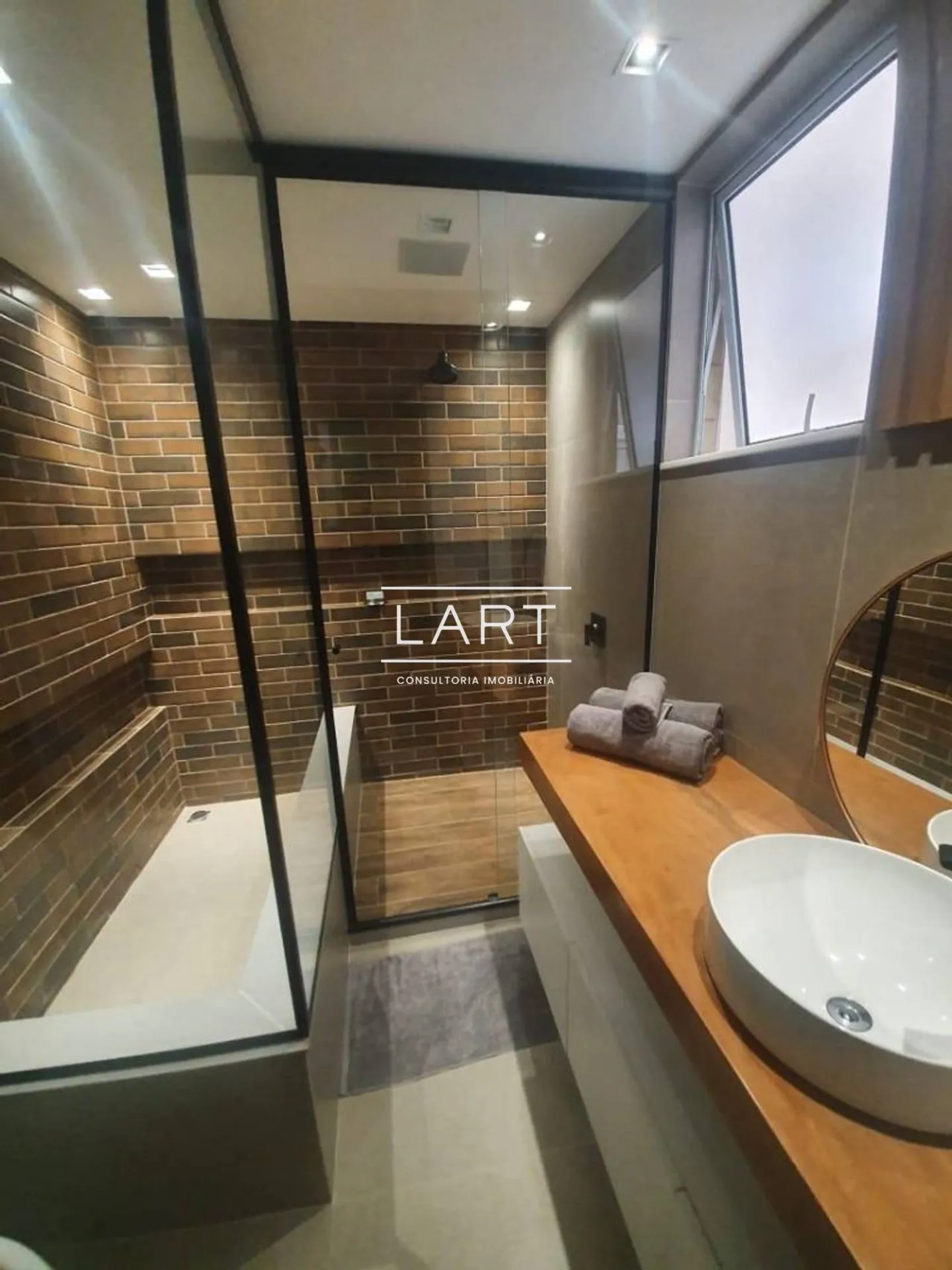 Home office in a 2-bedroom apartment, 110 m² — photo 4