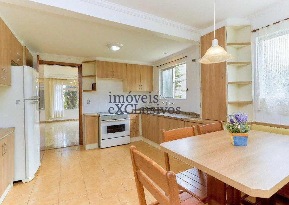 Ванна та 5 спалень: будинок 500 м² — photo 2