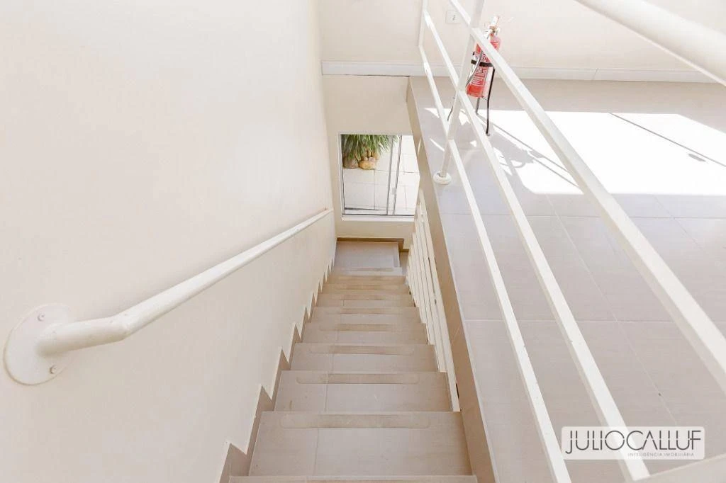 4-bedroom house with a washing machine in Curitiba — photo 48