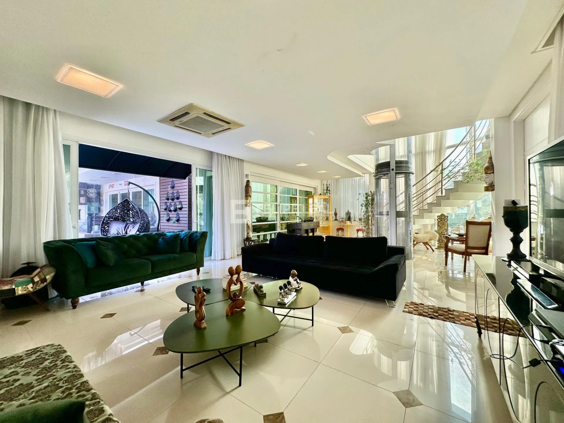 Casa en alquiler con 7 dormitorios y 5 baños, 612 m² — photo 7