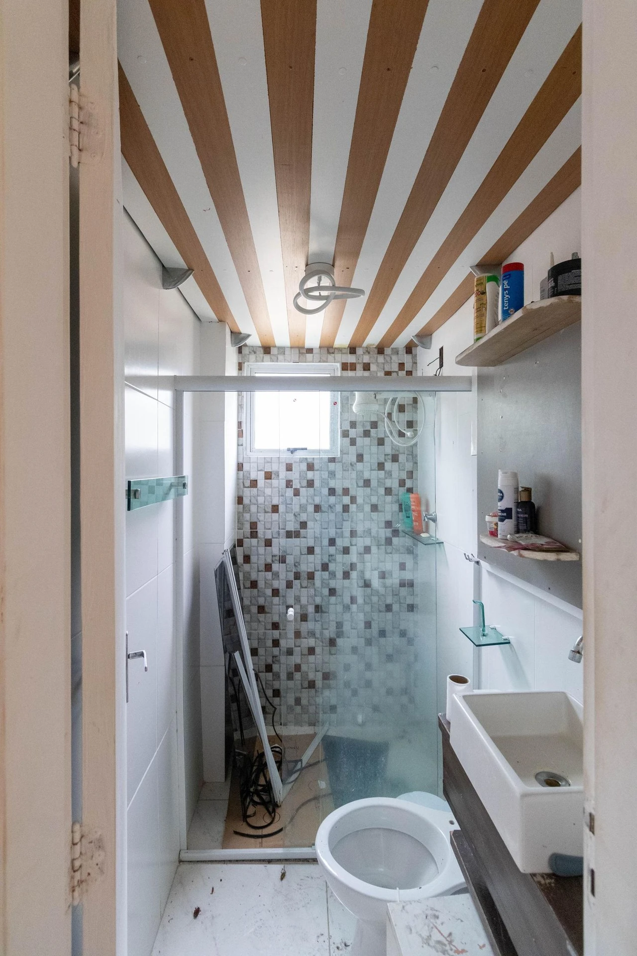 2-bedroom apartment with ceramic tile floors and 1 parking — photo 34