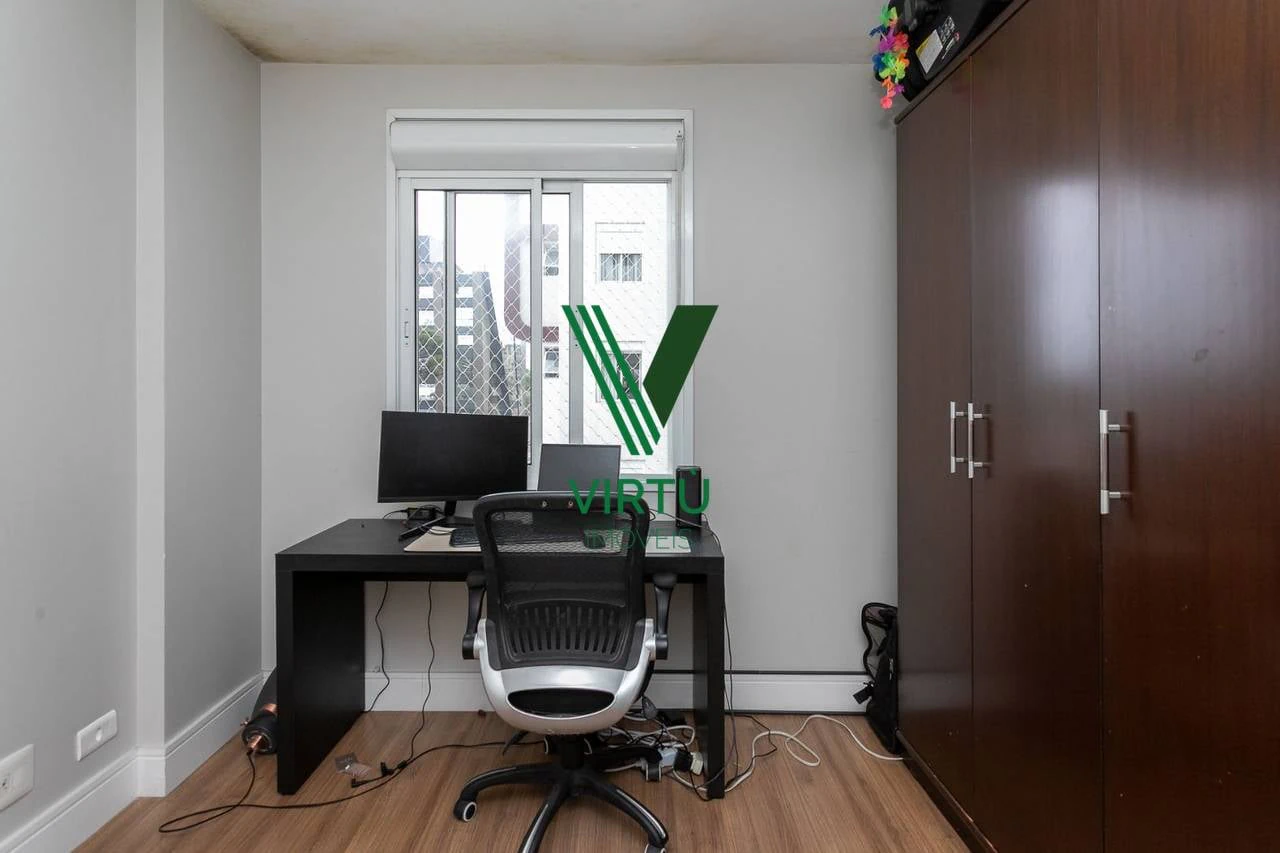 Furnished 3-bedroom apartment with enclosed balcony — photo 19
