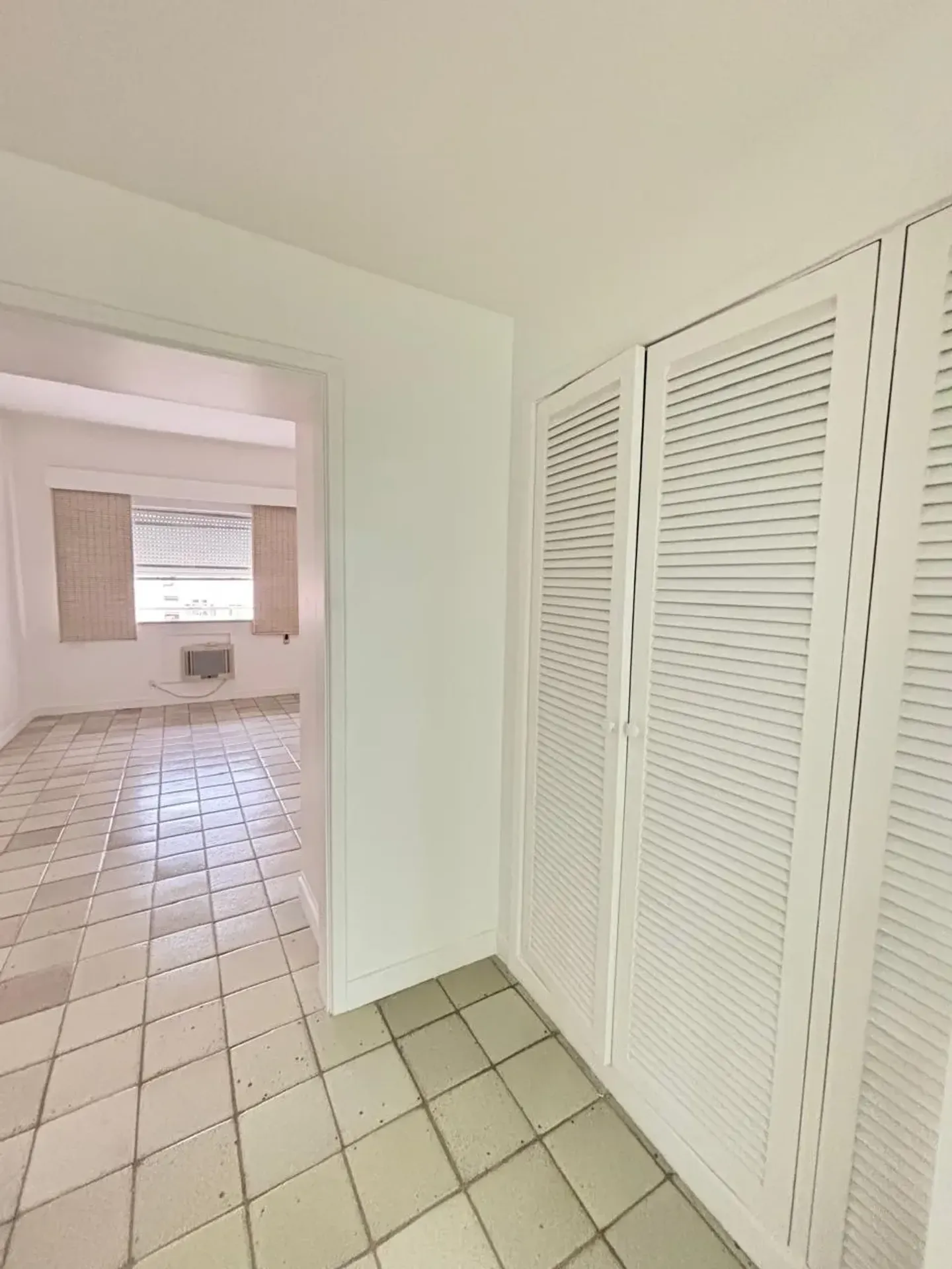 Apartment, 280 m², with a water view — photo 36