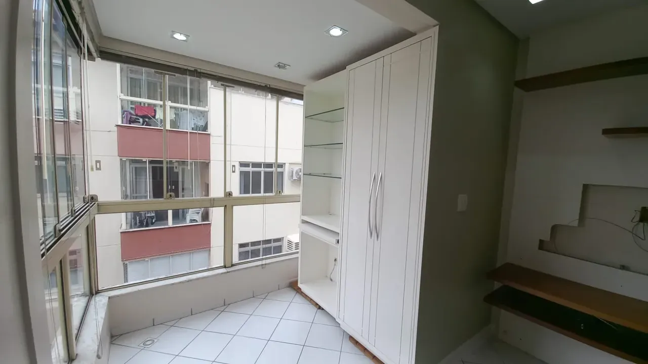 Apartment on the 4th floor with a glass-enclosed balcony — photo 16