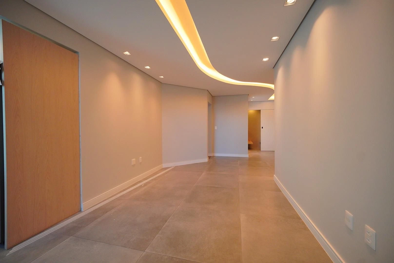 205 m² apartment with a private pool and a jacuzzi — photo 36