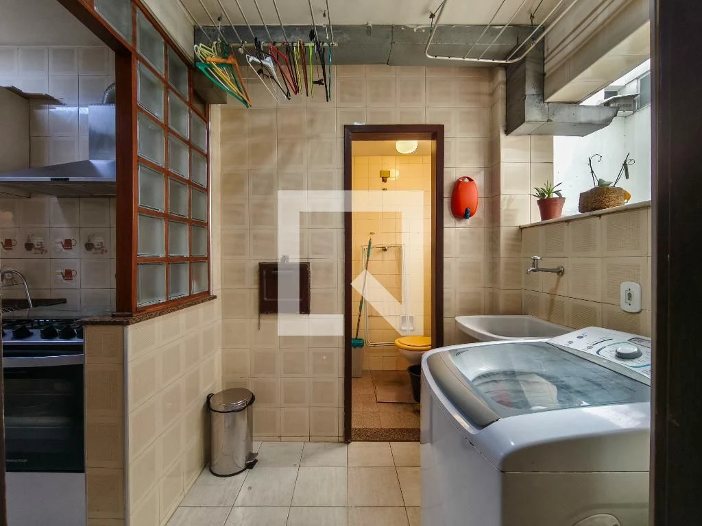 Furnished 4-bedroom apartment with balcony — photo 124