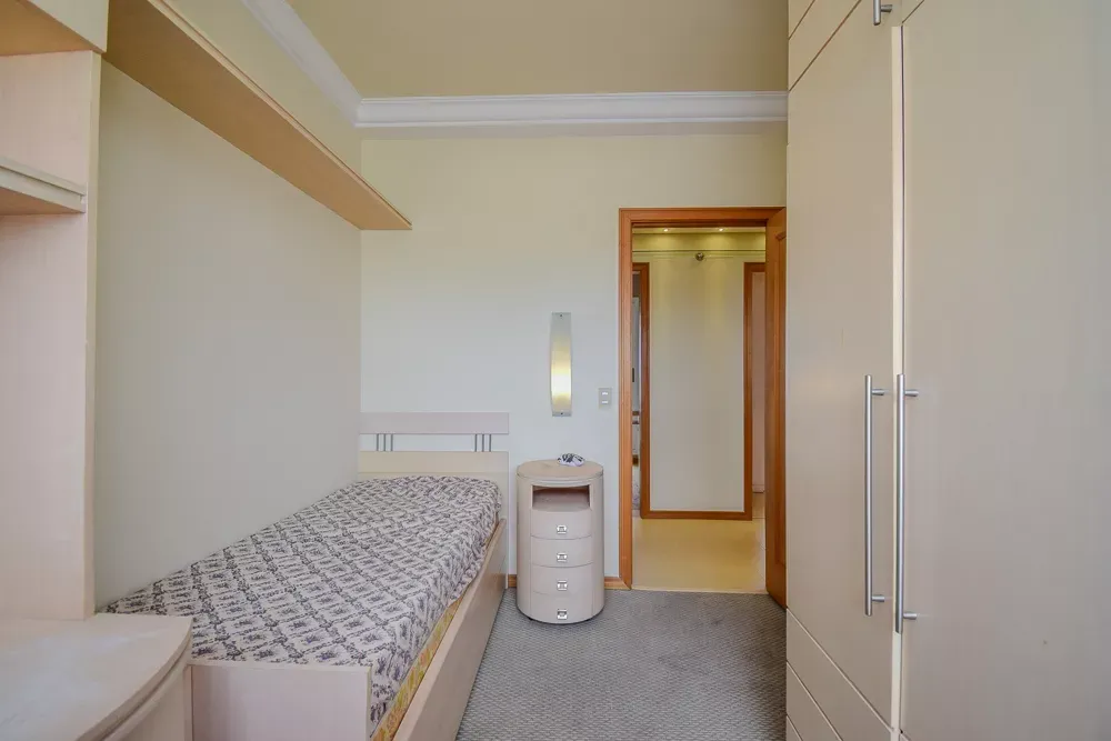 Furnished apartment with 3 bedrooms and 115 m² — photo 5