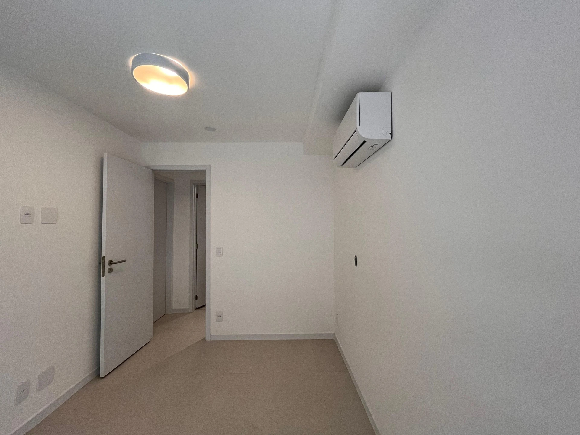 2-bedroom apartment in a building with a sauna — photo 13