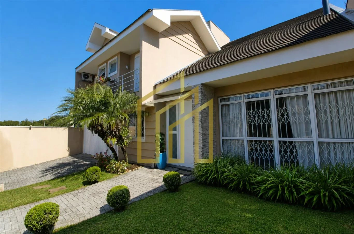 Casa para aluguel com 4 quartos e varanda — photo 2