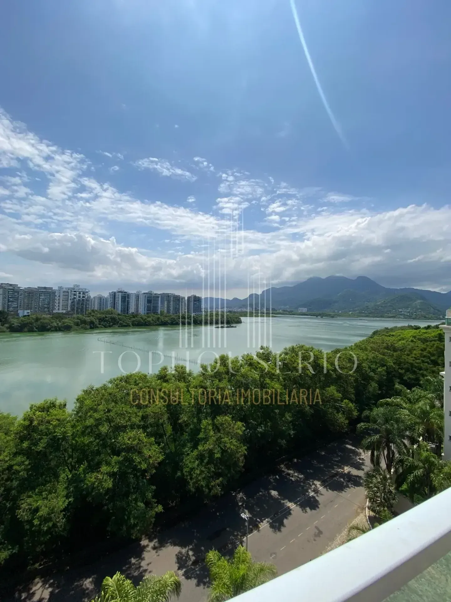 Furnished penthouse with 3 bedrooms and 4 bathrooms — photo 2