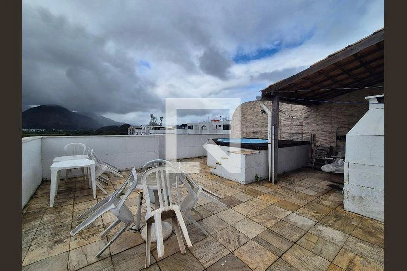 Furnished 3-bedroom apartment with glass balcony — photo 3