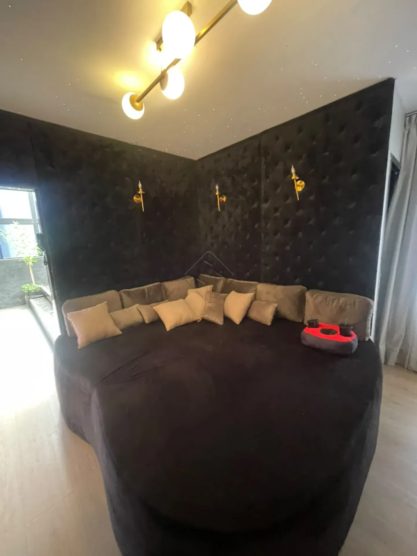Furnished apartment, 123 m², with floor-to-ceiling windows — photo 14
