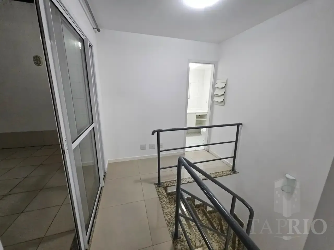 Furnished penthouse with 3 bedrooms and 3 baths — photo 24