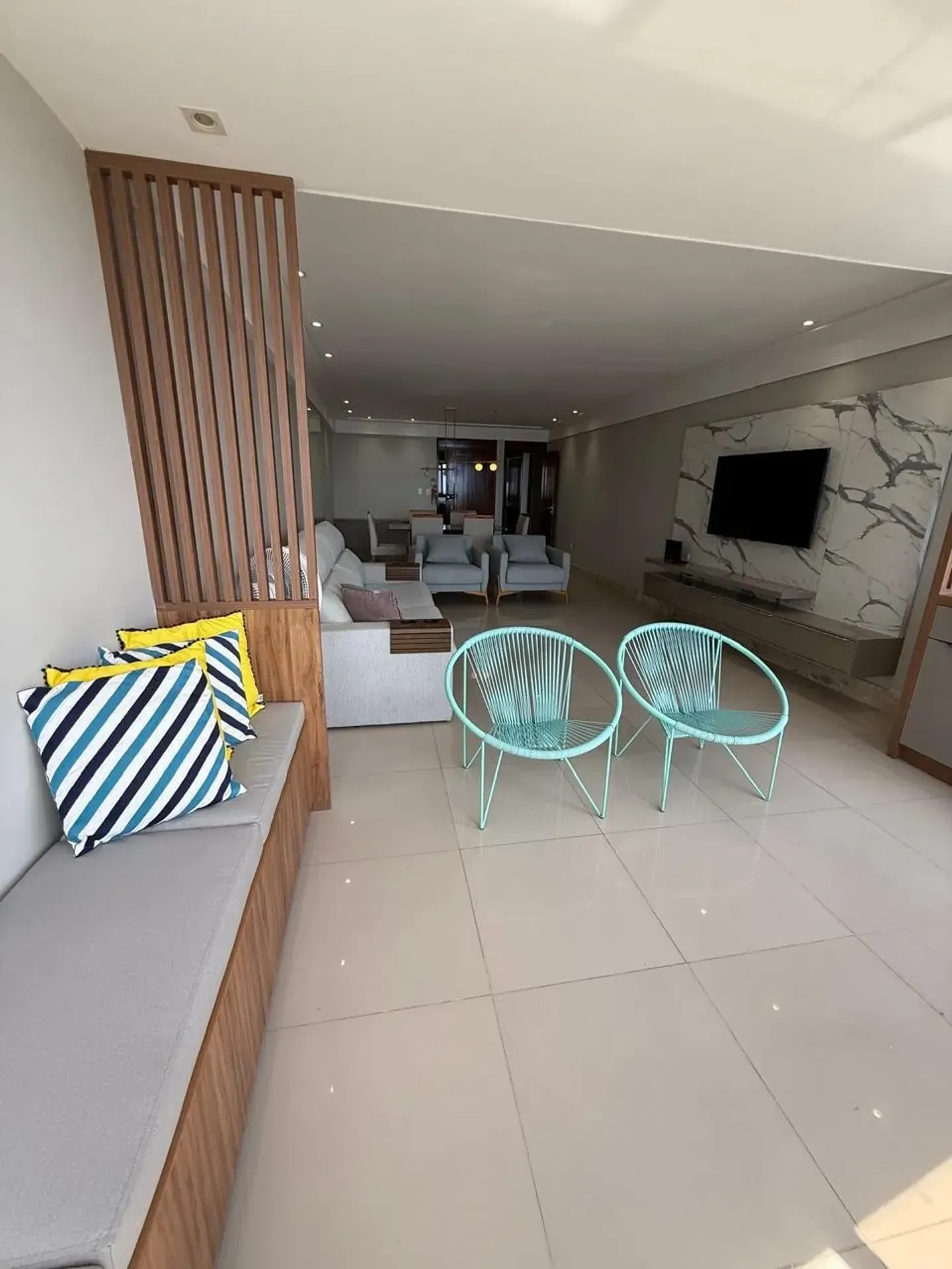Furnished 175 m² apartment with 3 en-suite bedrooms — photo 7