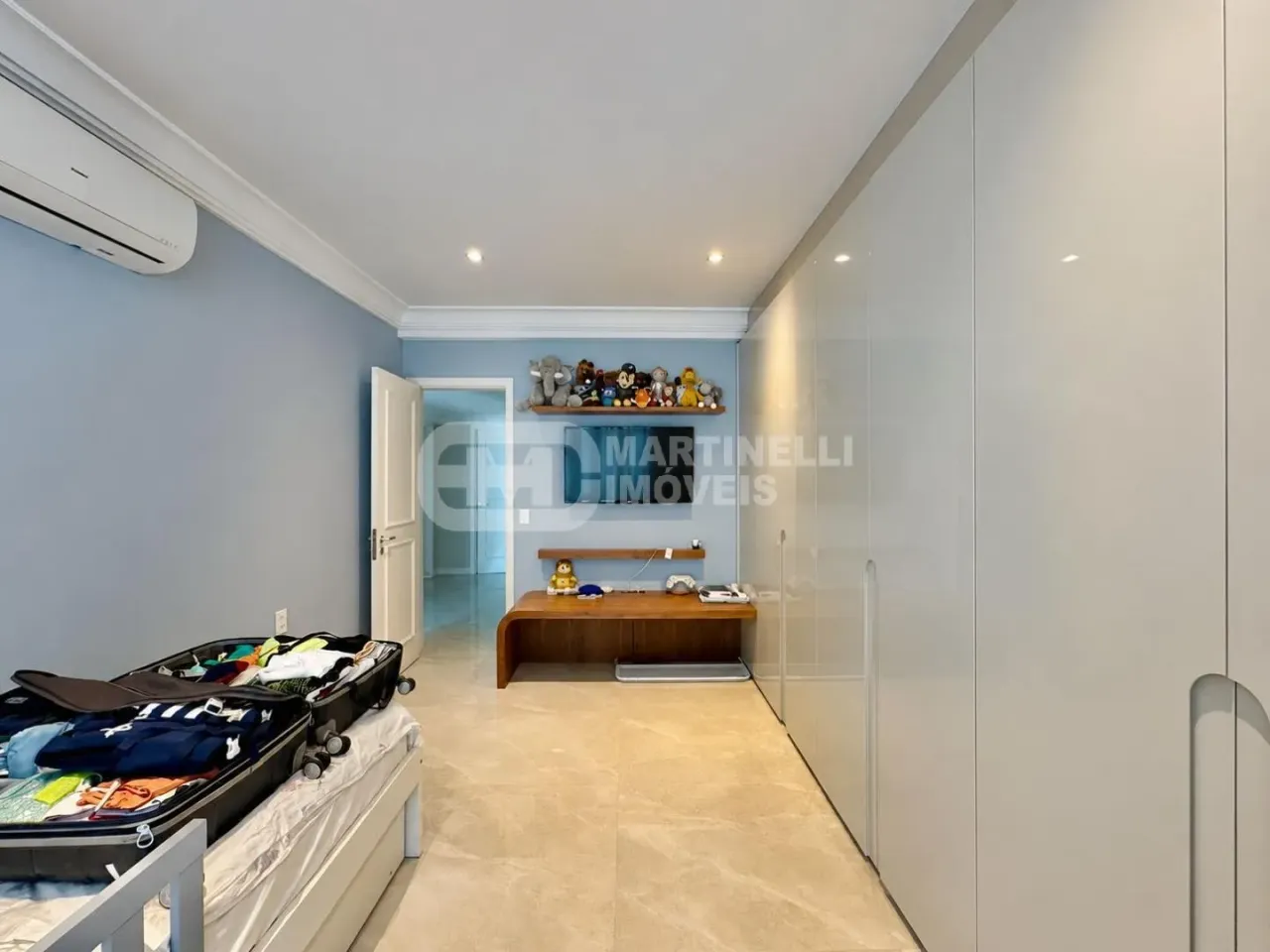 Furnished apartment with 4 bedrooms and open-plan kitchen — photo 7