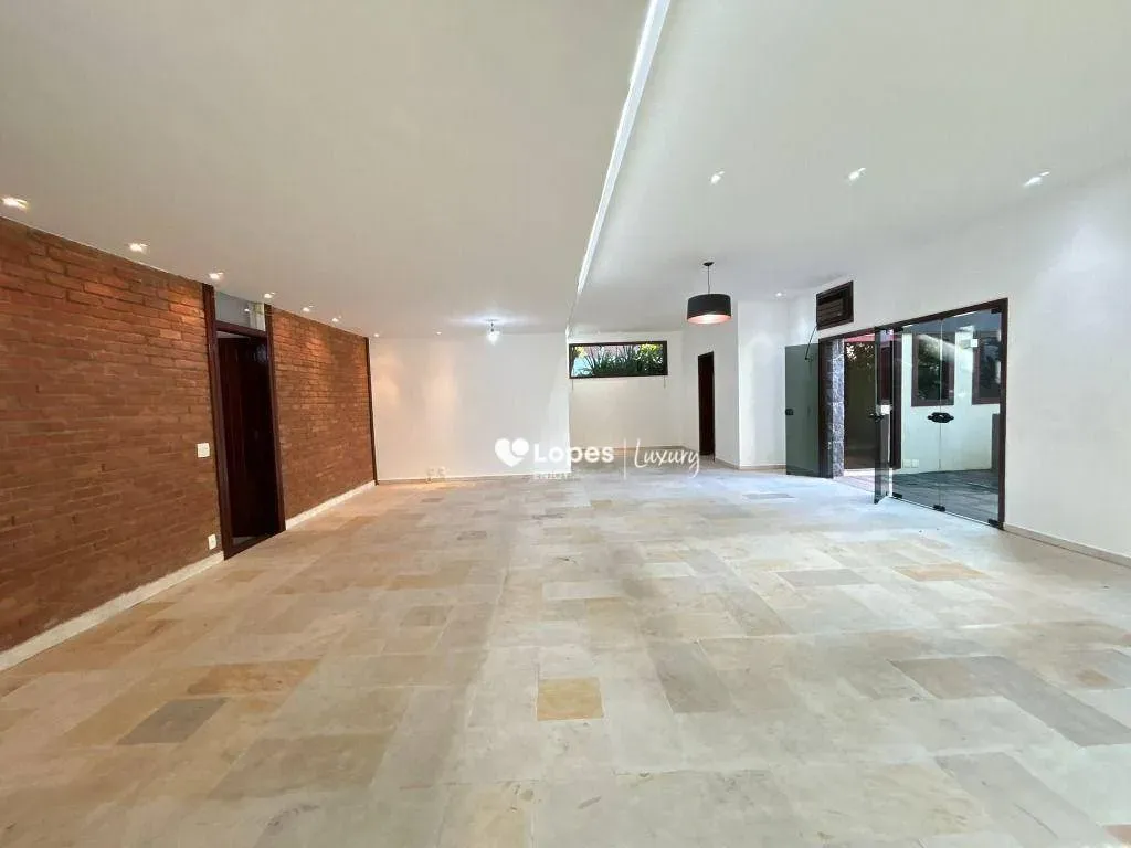 House with 5 en-suite bedrooms and an open gas kitchen — photo 59