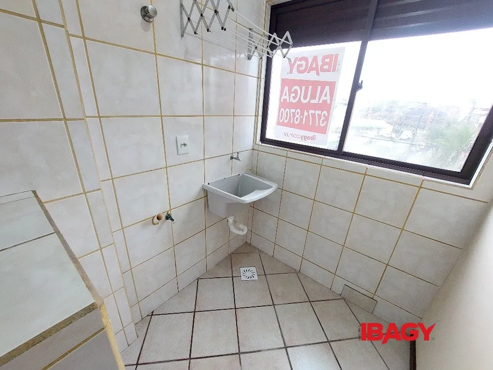 Квартира с 2 спальнями, балконом и встроенным грилем — photo 17