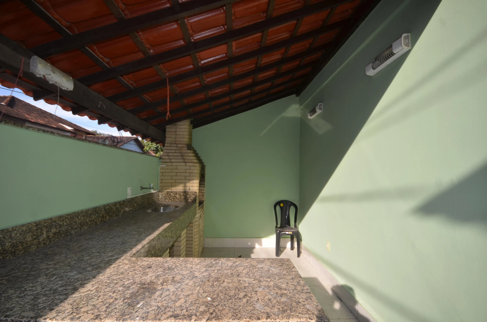 2-bedroom house with a bathtub in Rio de Janeiro — photo 10