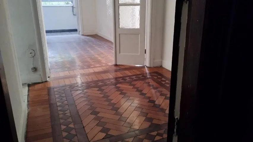 2-bedroom apartment with a separate kitchen and balcony — photo 10