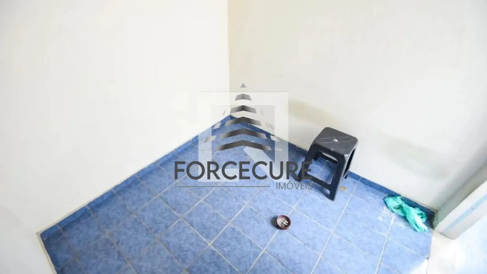 Apartamento mobiliado com 4 quartos e 2 banheiros — photo 33