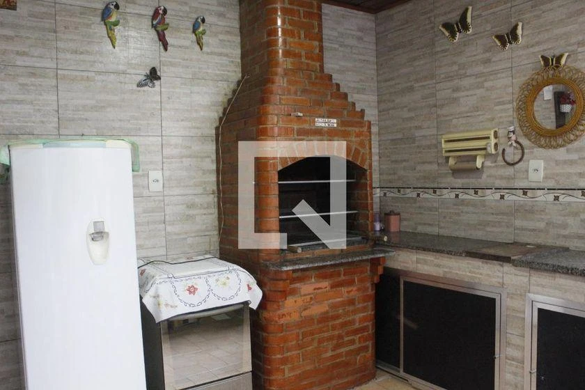Furnished 225 m² house with 3 bedrooms and 8 parking spots — photo 42