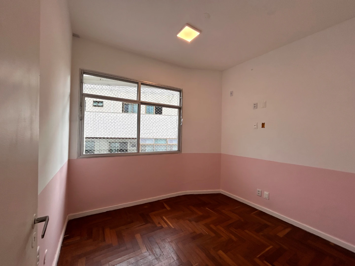 3-bedroom apartment with a terrace and mountain views — photo 28