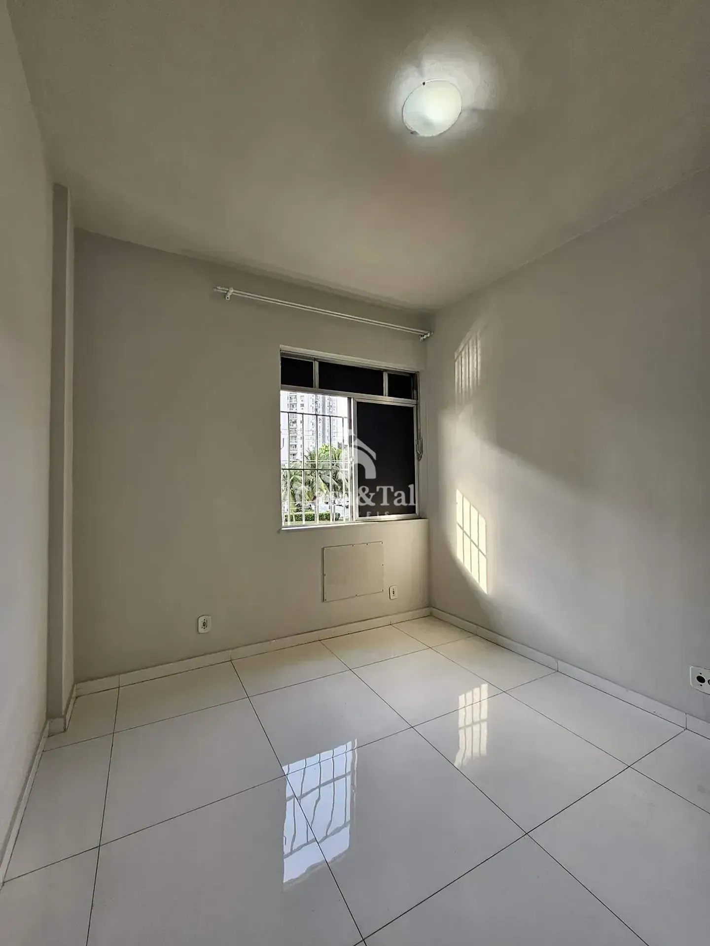 Unfurnished apartment with air conditioning and 3 bedrooms — photo 19