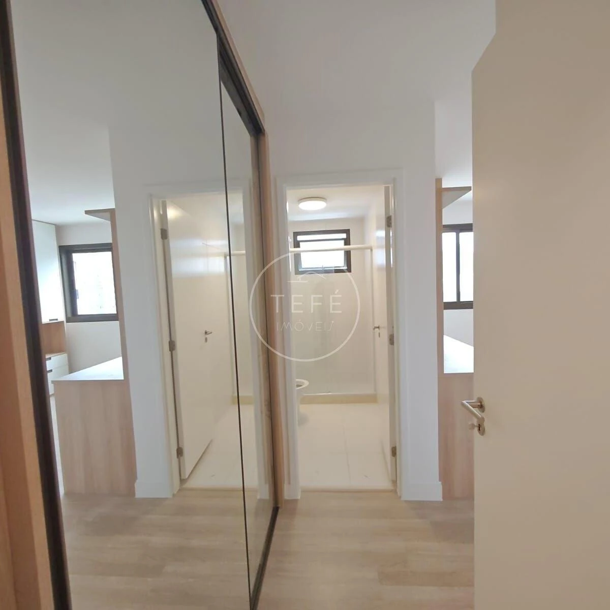 Glass-enclosed balcony in a 4-bedroom apartment, 123 m² — photo 17