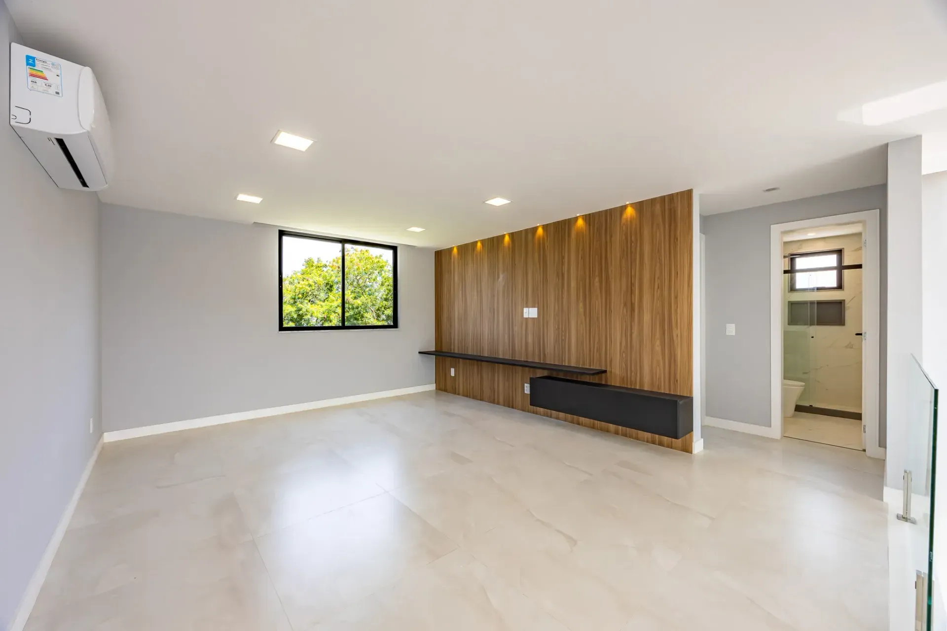 Furnished house with 5 suites and floor-to-ceiling windows — photo 27