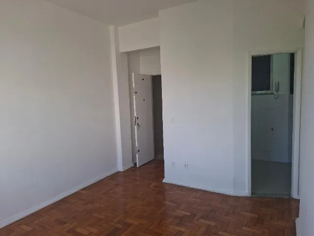Apartamento com 2 quartos e cozinha separada — photo 4