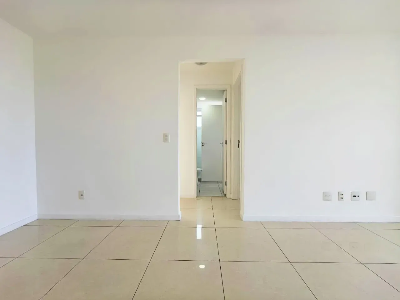 2-bedroom apartment with balcony, closed kitchen — photo 28